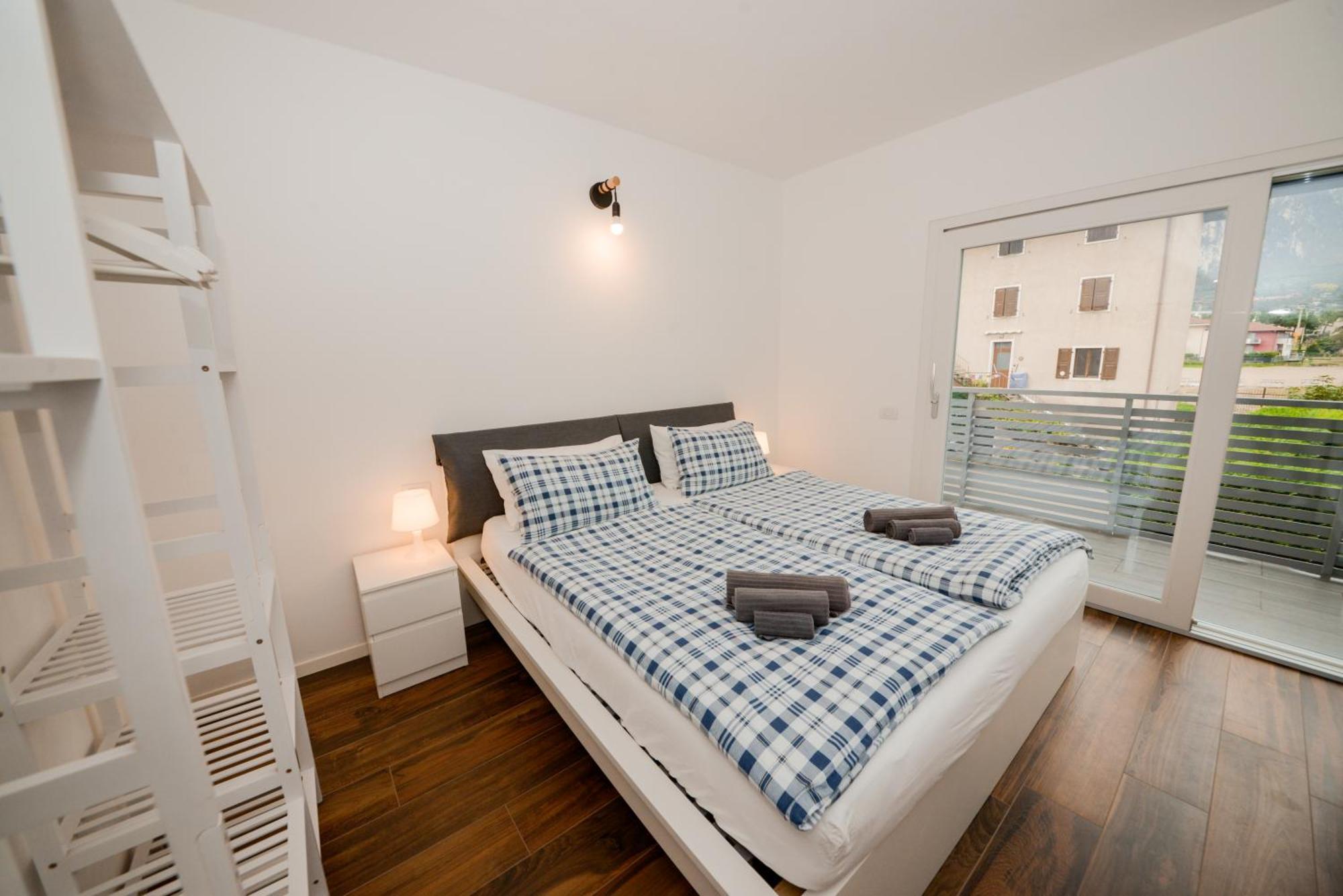 Garda Family & Solarium Apartment Рива дел Гарда Екстериор снимка